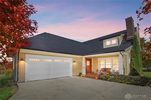 162 Pointe Oakwood Way, Oakwood, OH 45409