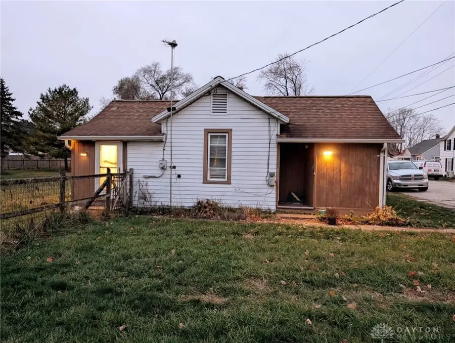 27 W Walnut Street, Phillipsburg, OH 45354 - Image #2