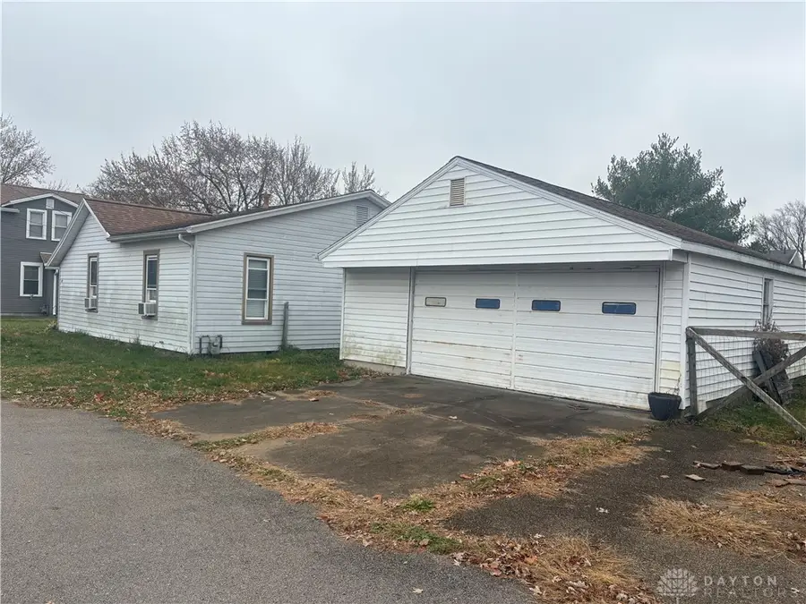 27 W Walnut Street, Phillipsburg, OH 45354 - Image #3
