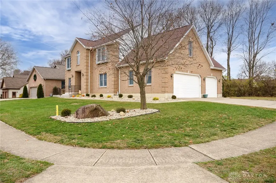 518 Greensward Drive, Tipp City, OH 45371 - Image #3