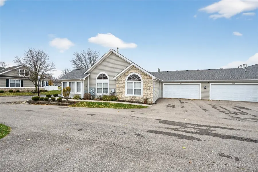 4618 Cobblestone Drive, Tipp City, OH 45371 - Image #2
