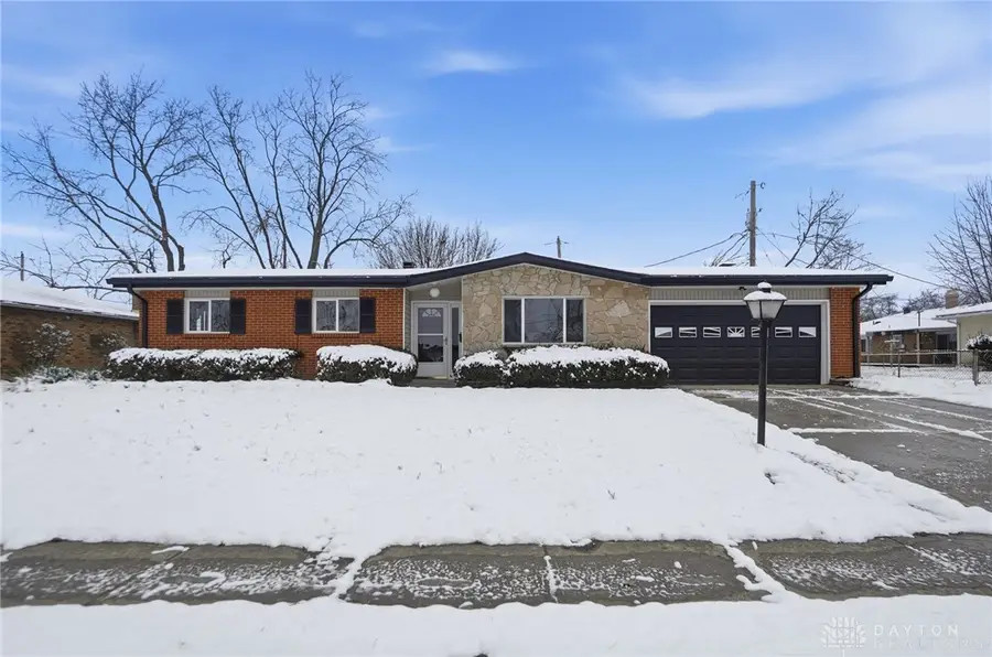 302 Highland Drive, Englewood, OH 45322 - Image #2