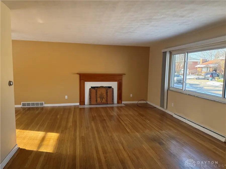 824 Lovetta Drive, Dayton, OH 45429 - Image #2