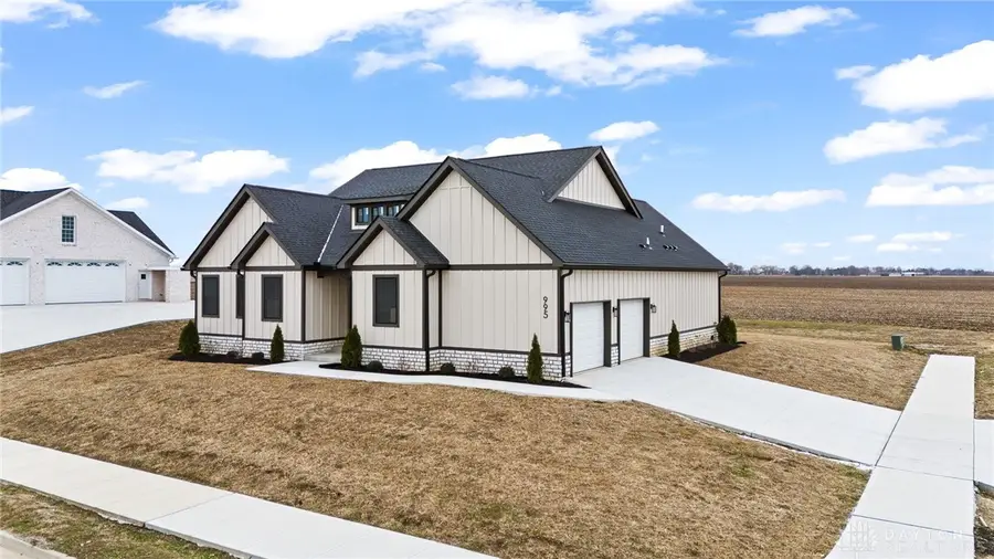 995 Rosenthal Drive, Tipp City, OH 45371 - Image #2