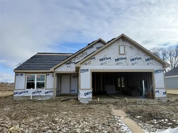 1704 Chevington Chase, Tipp City, OH 45371