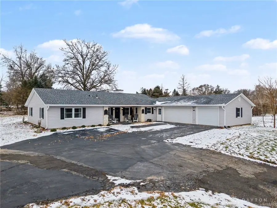 6070 Studebaker Road, Tipp City, OH 45371 - Image #2