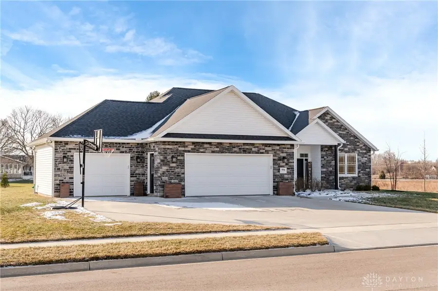 996 Stony Brook Lane, Troy, OH 45373 - Image #2