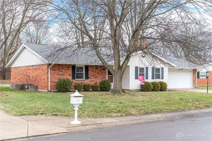 825 Hawthorne Drive, Tipp City, OH 45371 - Image #3