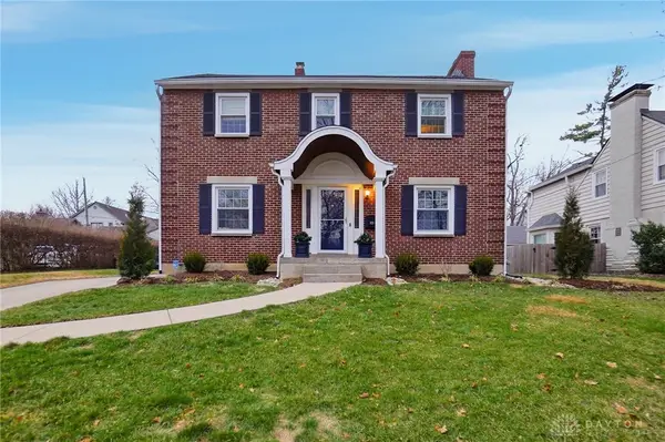 525 Woodview Drive, Oakwood, OH 45419