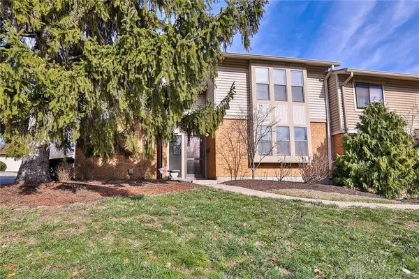 10 Woodside Court, Springdale, OH 45246