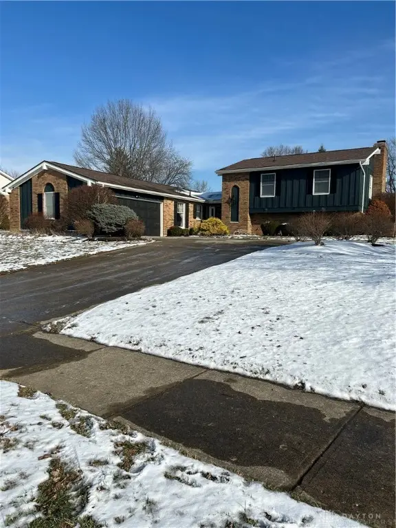 2824 Balsam Drive, Springfield, OH 45503