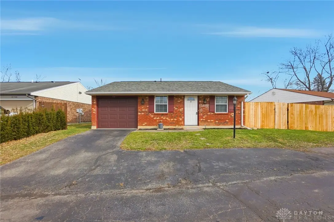 6750 Tiger Dr, Huber Heights, OH 45424 - Image #1