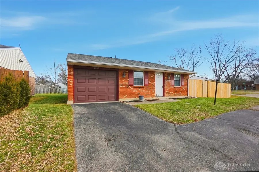 6750 Tiger Dr, Huber Heights, OH 45424 - Image #2