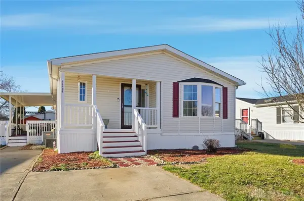 11138 Oakwood Village Blvd, Miamisburg, OH 45342