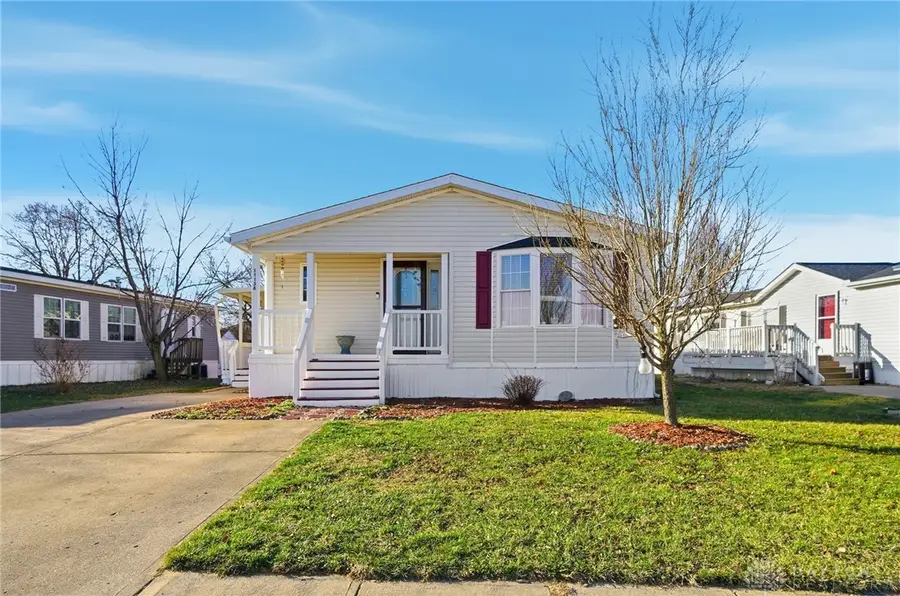 11138 Oakwood Village Blvd, Miamisburg, OH 45342 - Image #2