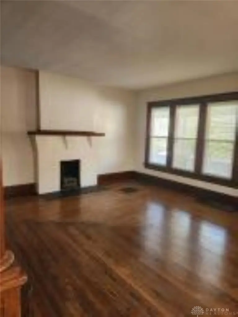 250 S Douglas Avenue, Springfield, OH 45505 - #3