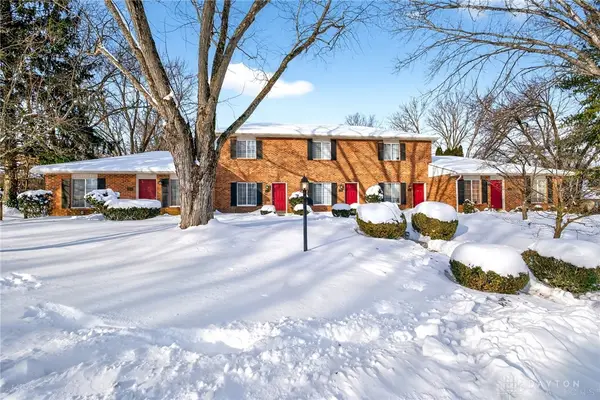 2525 Valais Court, Sugarcreek Twp, OH 45458