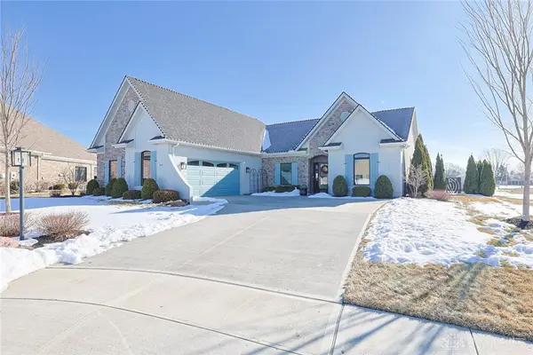 802 Pebble Place, Tipp City, OH 45371