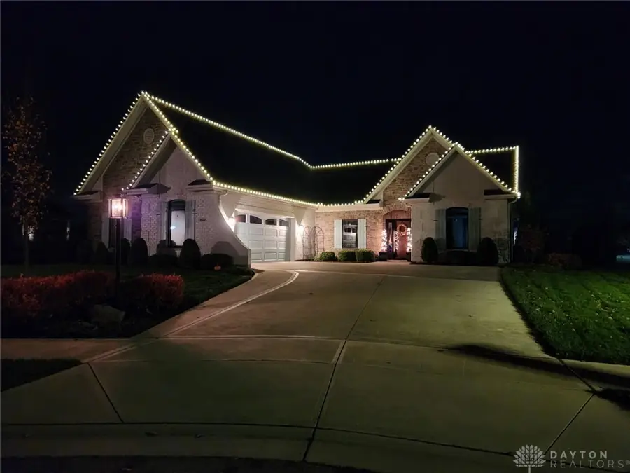 802 Pebble Place, Tipp City, OH 45371 - #2