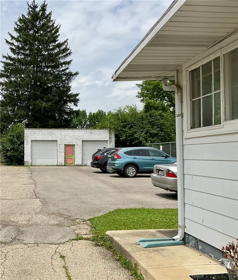 115 S Burnett Road, Springfield, OH 45505 - #3
