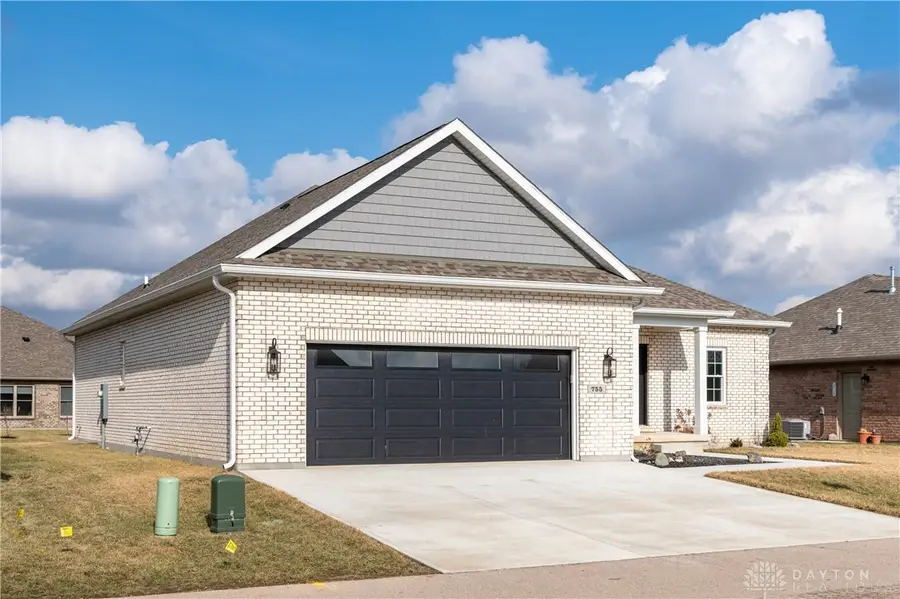 755 W Bentley Circle, Troy, OH 45373 - #3