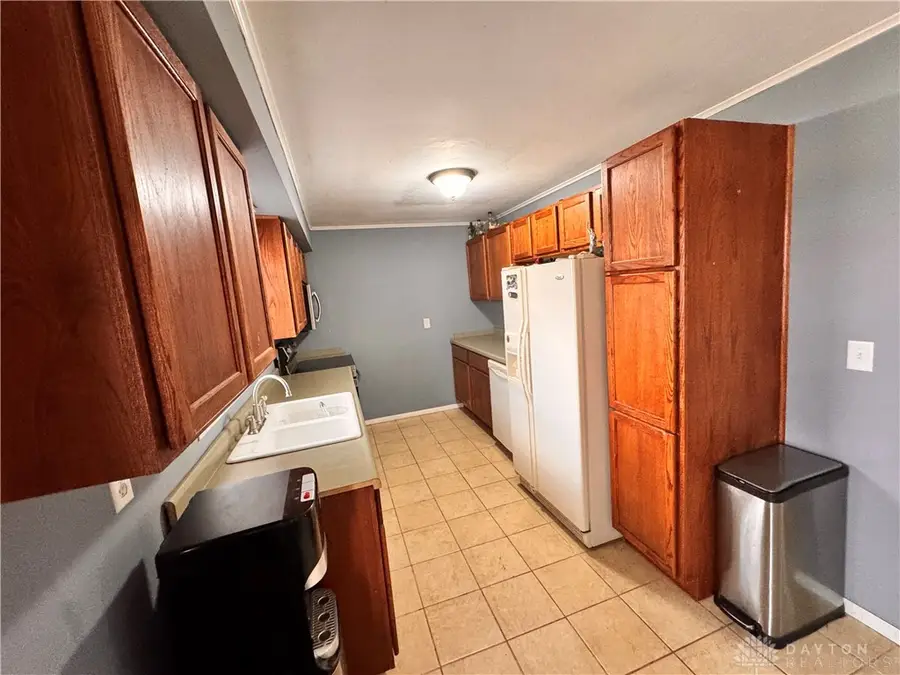 905 Old Springfield Road, Vandalia, OH 45377 - #2