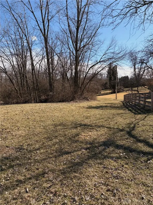 1315 Greystone Lane, Springfield, OH 45503