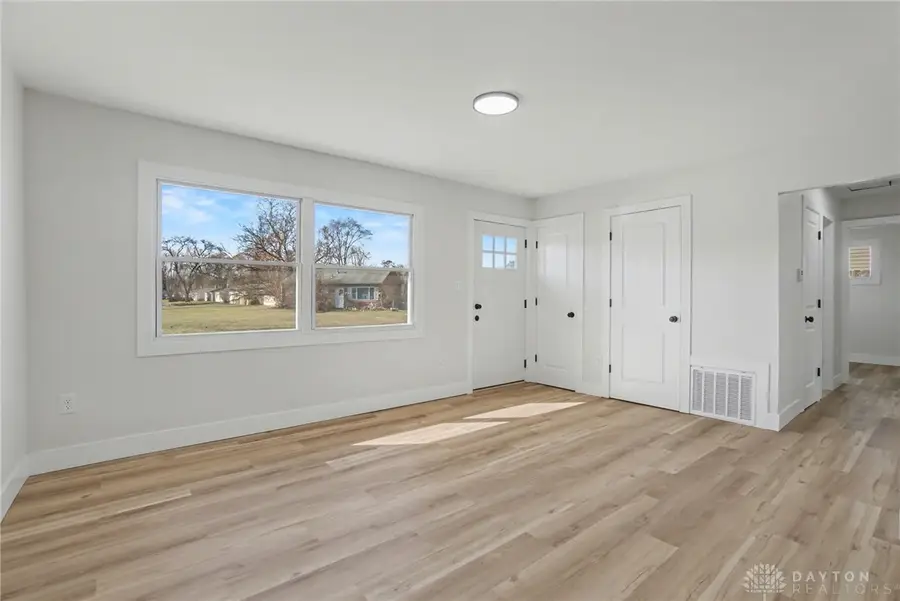 421 Marchmont Drive, Fairborn, OH 45324 - #2