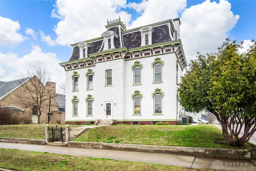 215 E Linden Avenue, Miamisburg, OH 45342 - #2