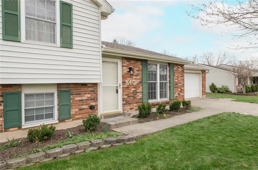 845 Sunset Drive, Englewood, OH 45322 - #2
