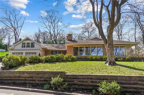 450 Ridgewood Avenue, Oakwood, OH 45409