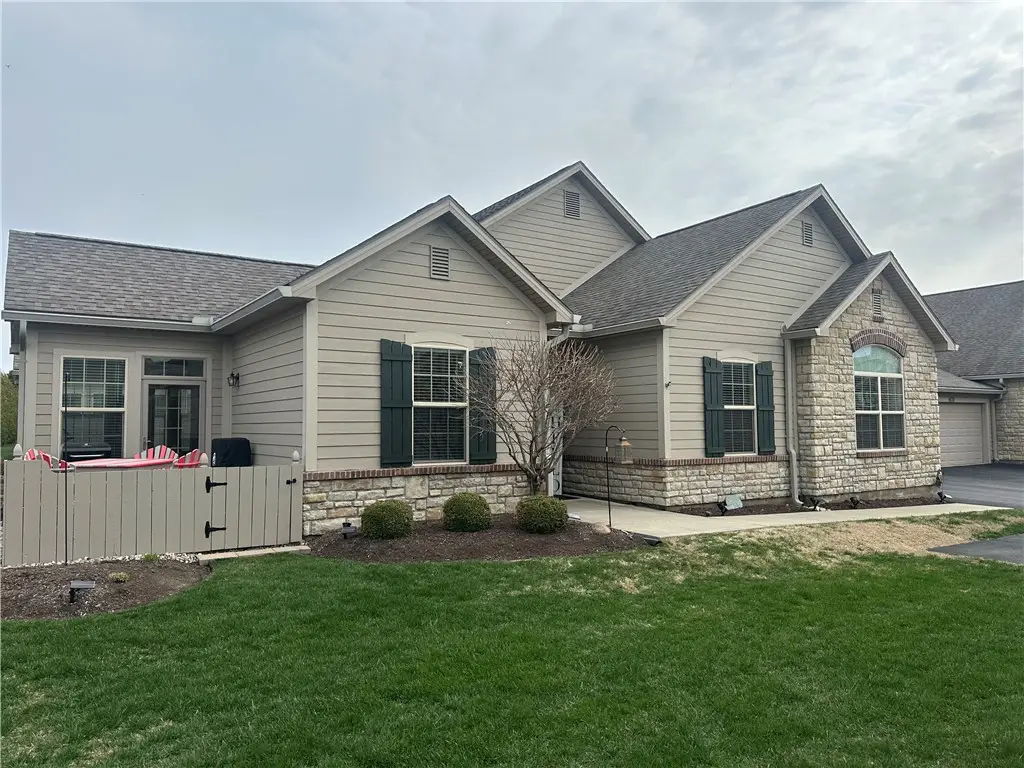 7050 Creekside Circle, Olmsted, OH 45324 - #1