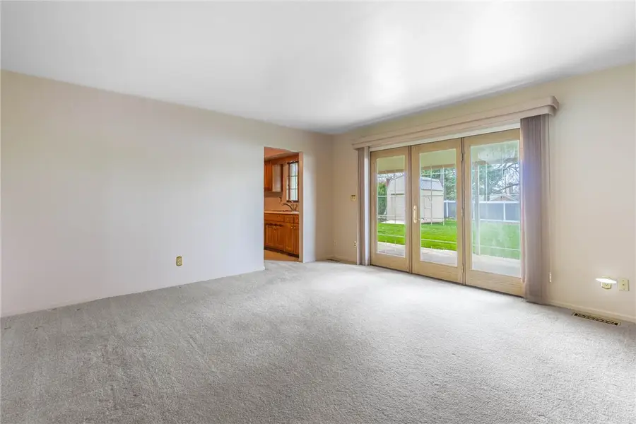 538 W Alex Bell Road, Washington, OH 45459 - #2