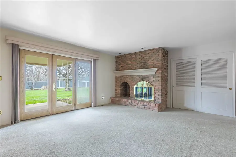 538 W Alex Bell Road, Washington, OH 45459 - #3