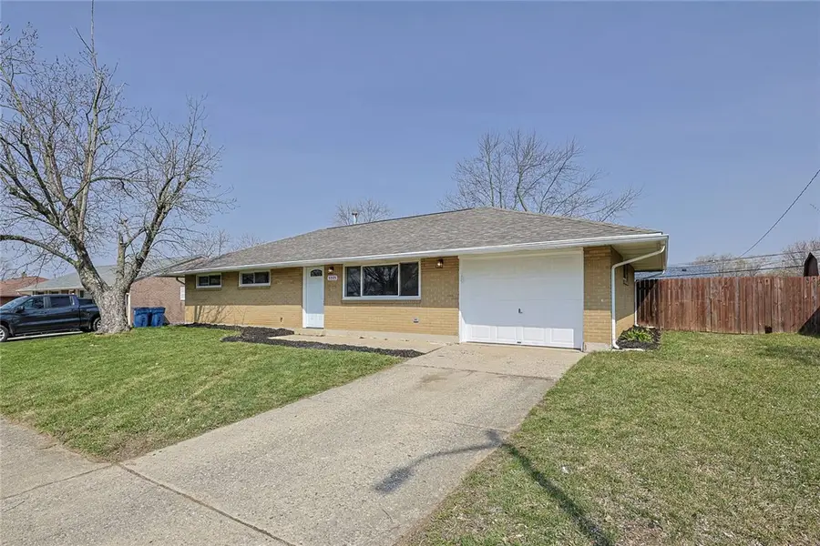 5595 Shady Oak Street, Huber Heights, OH 45424 - #2