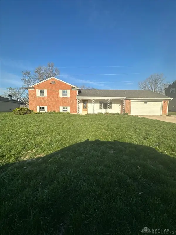 6121 Freeport Drive, Clayton, OH 45415