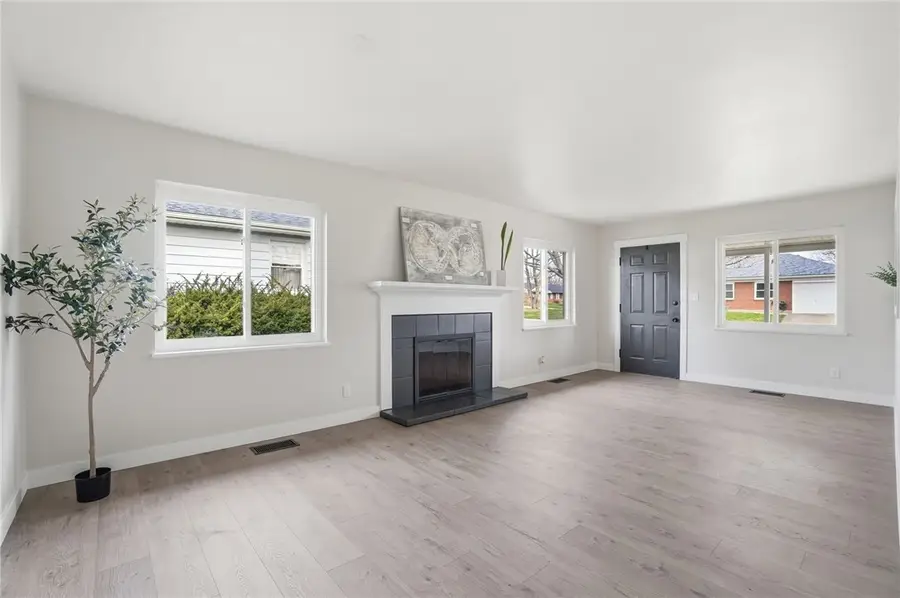 804 Hollendale Drive, Kettering, OH 45429 - #3