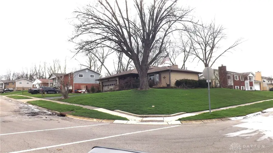 801 Crestmont Drive, Riverside, OH 45431 - #3