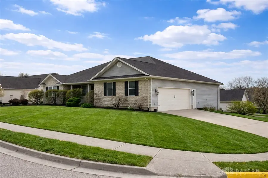 930 Oak Hill Court, Troy, OH 45373 - #2