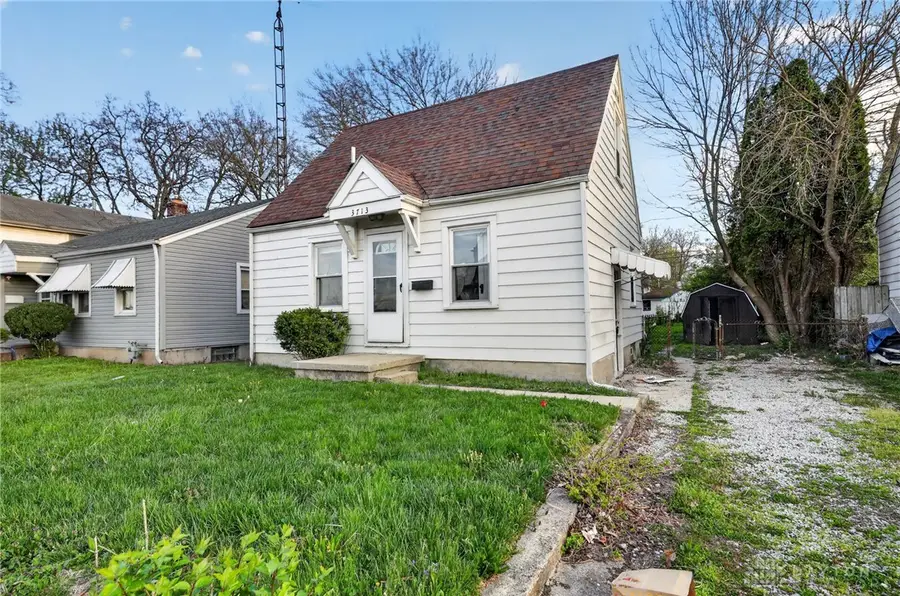 3713 El Paso Avenue, Fort McKinley, OH 45406 - #3