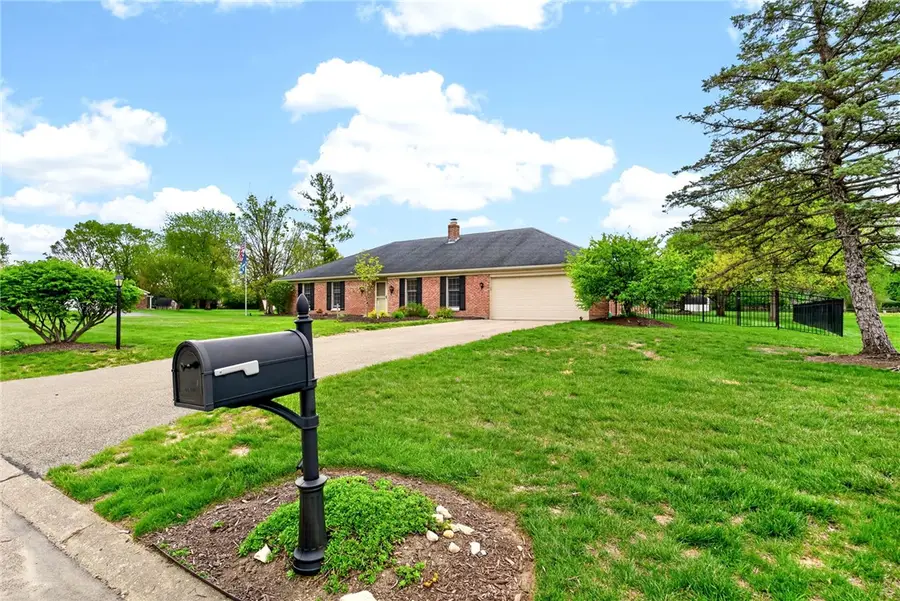 1524 Lindenhurst Drive, Centerville, OH 45459 - #2