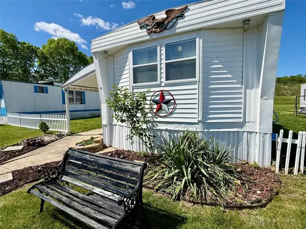 42 New Yorker Blvd, Miamisburg, OH 45342