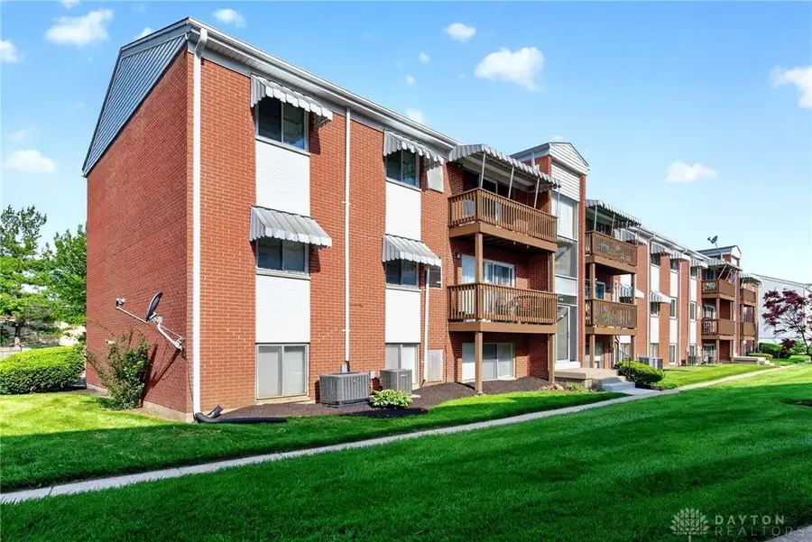 5710 W Coach Drive #B, Kettering, OH 45440 - #2