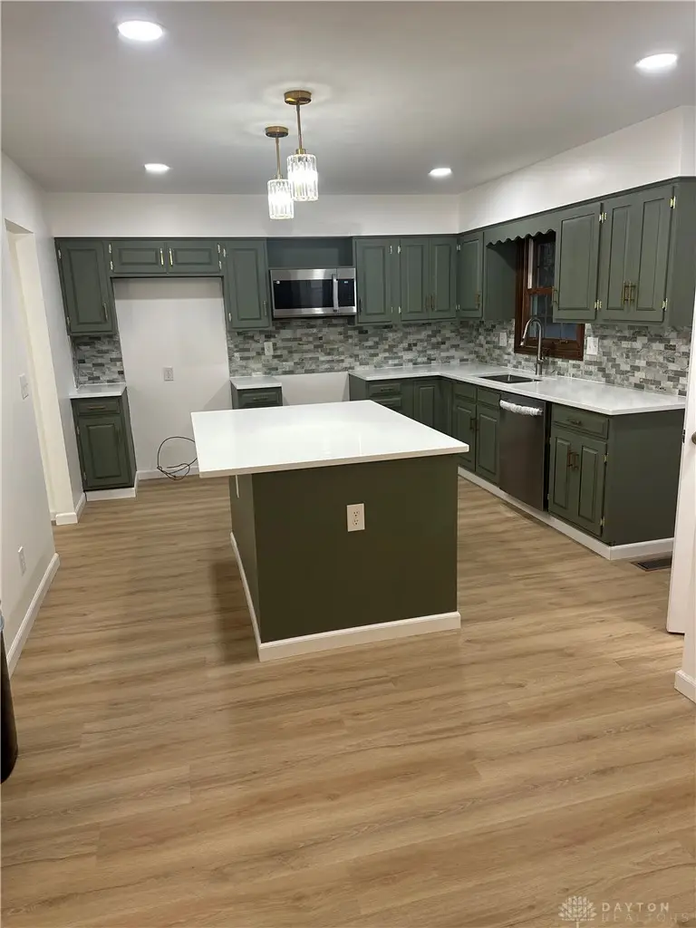 758 Oneida Drive, Springfield, OH 45502 - #3