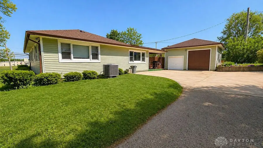 810 S Roosevelt Avenue, Piqua, OH 45356 - #2