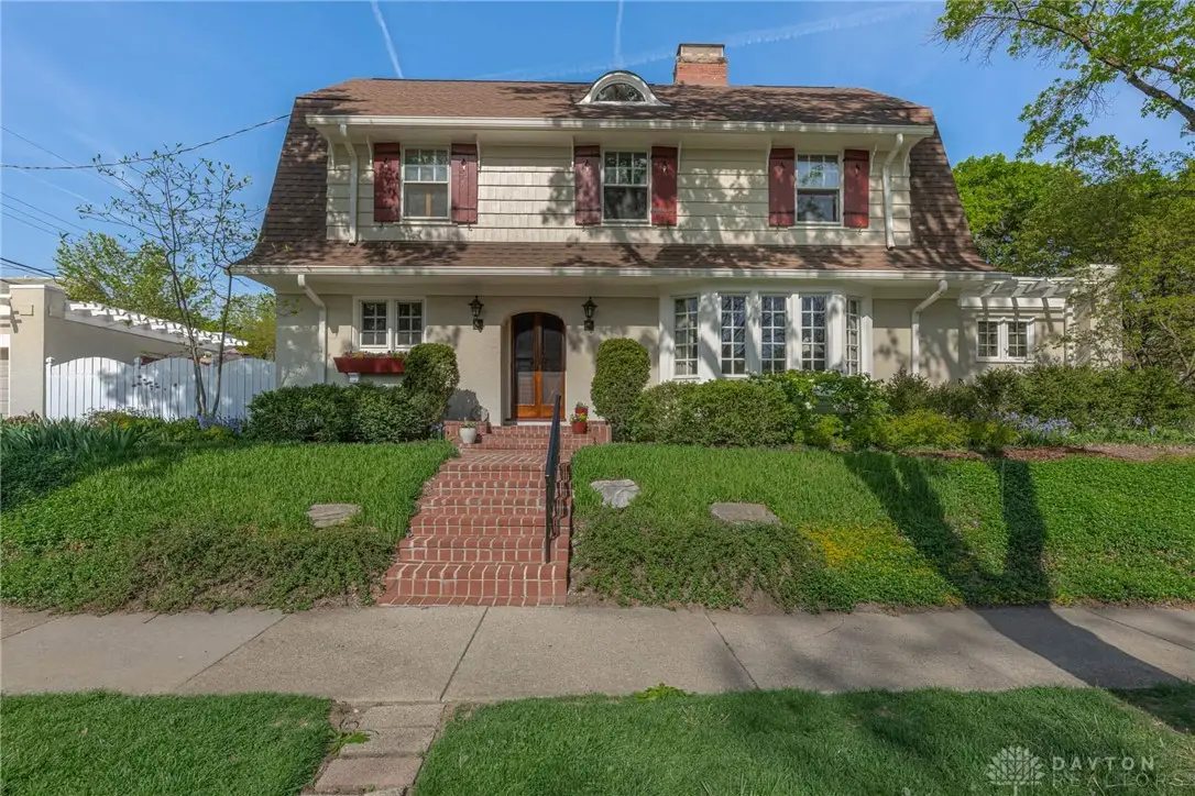 158 E Dixon Avenue, Oakwood, OH 45419 - #1