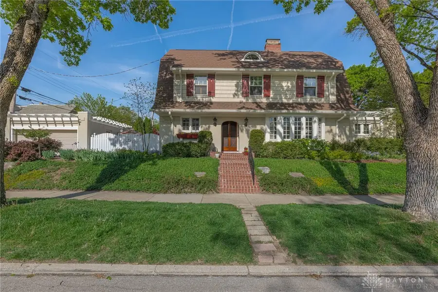 158 E Dixon Avenue, Oakwood, OH 45419 - #2