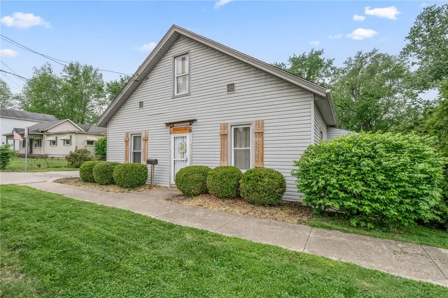 24 N Limestone Street, Jamestown, OH 45335 - #2