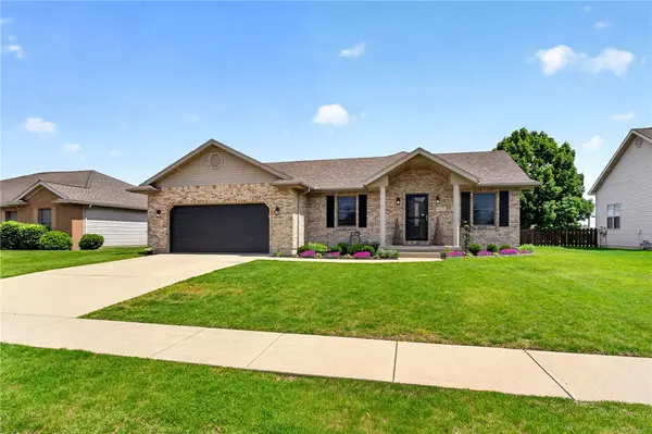 412 Clover Hill Drive, Tipp City, OH 45371