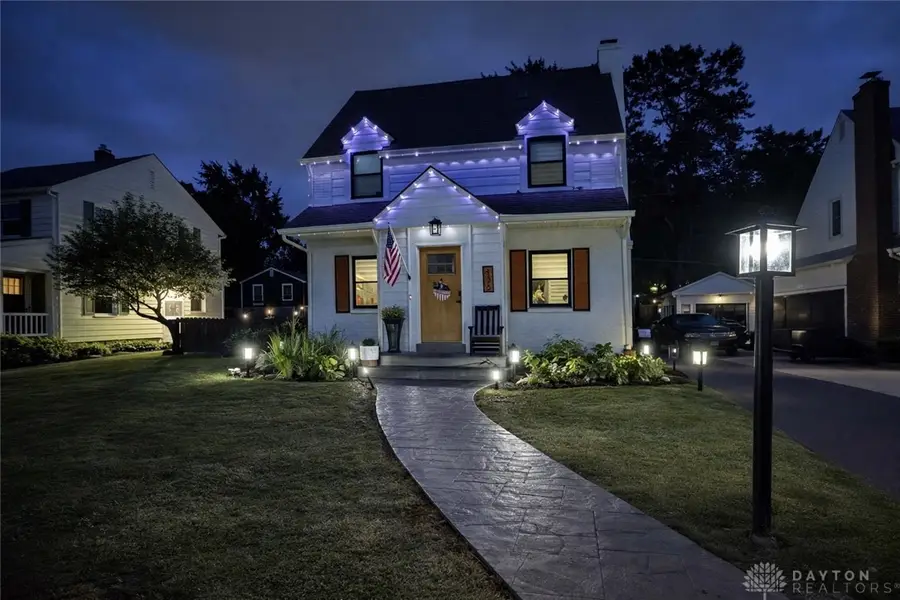 436 East Drive, Oakwood, OH 45419 - #2